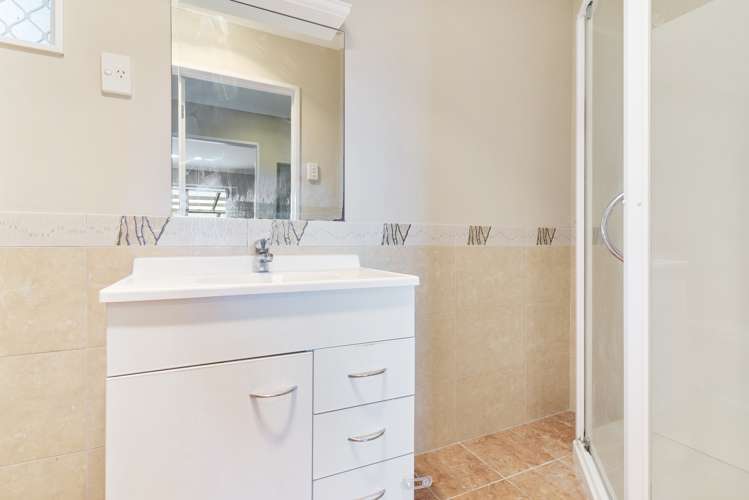 20 Exotic Place Massey_15