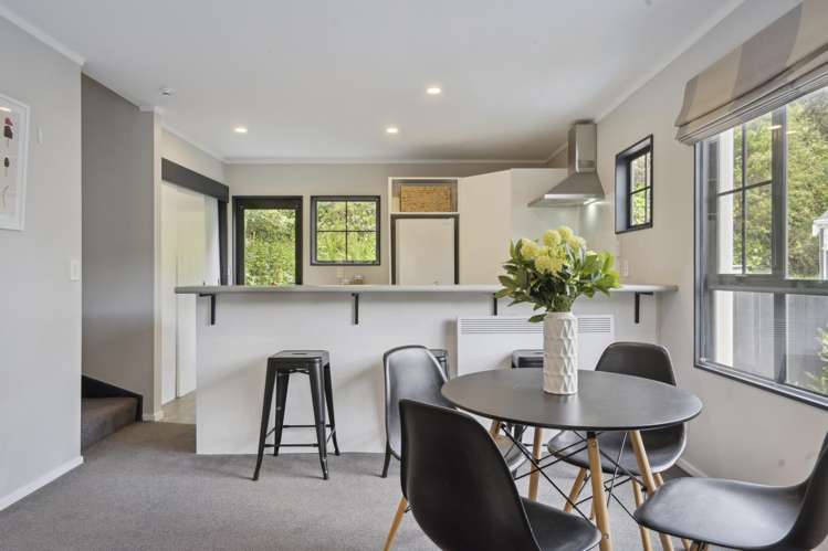 16B Parsons Glen Karori_6