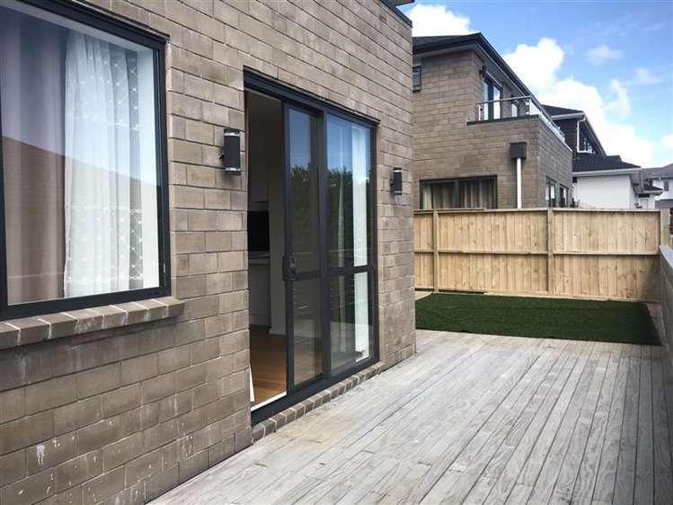 20 Evelina Lane Flat Bush_11