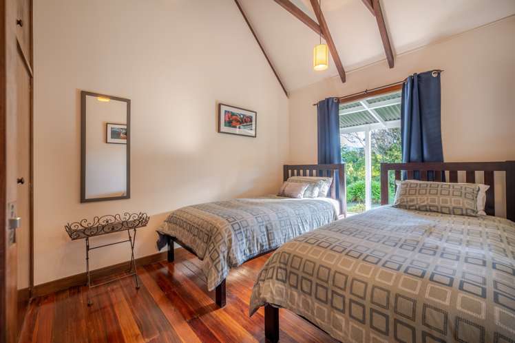 37 Penlington Place Akaroa_16