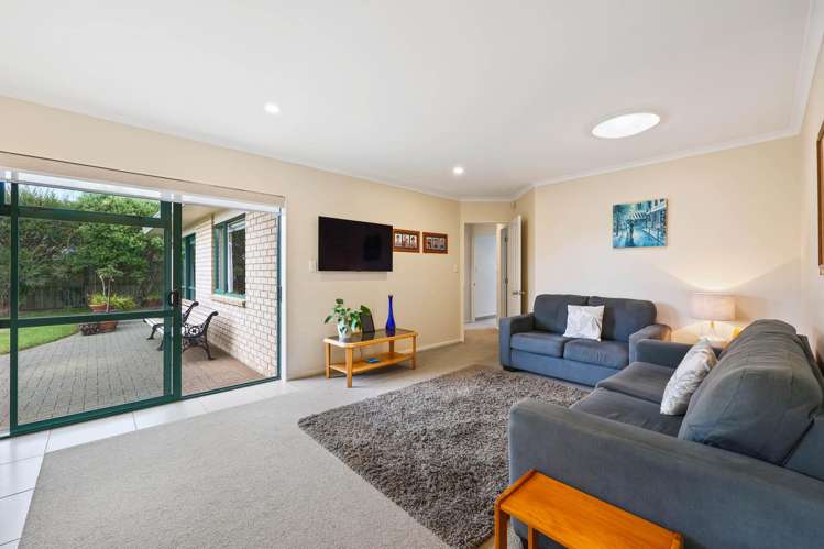 8 Amesbury Rise Henderson_5
