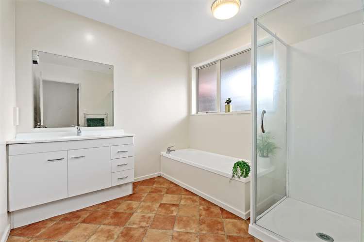 9 Farnham Drive Springlands_17