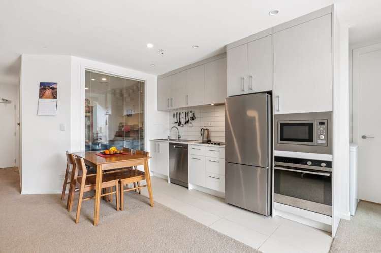 201/8 Waikumete Road Glen Eden_6