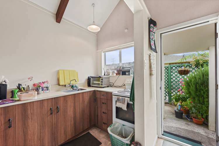 2/12 Marsden Road Stoke_3