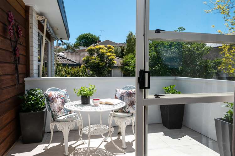 2/28 Parkhill Road Mellons Bay_4