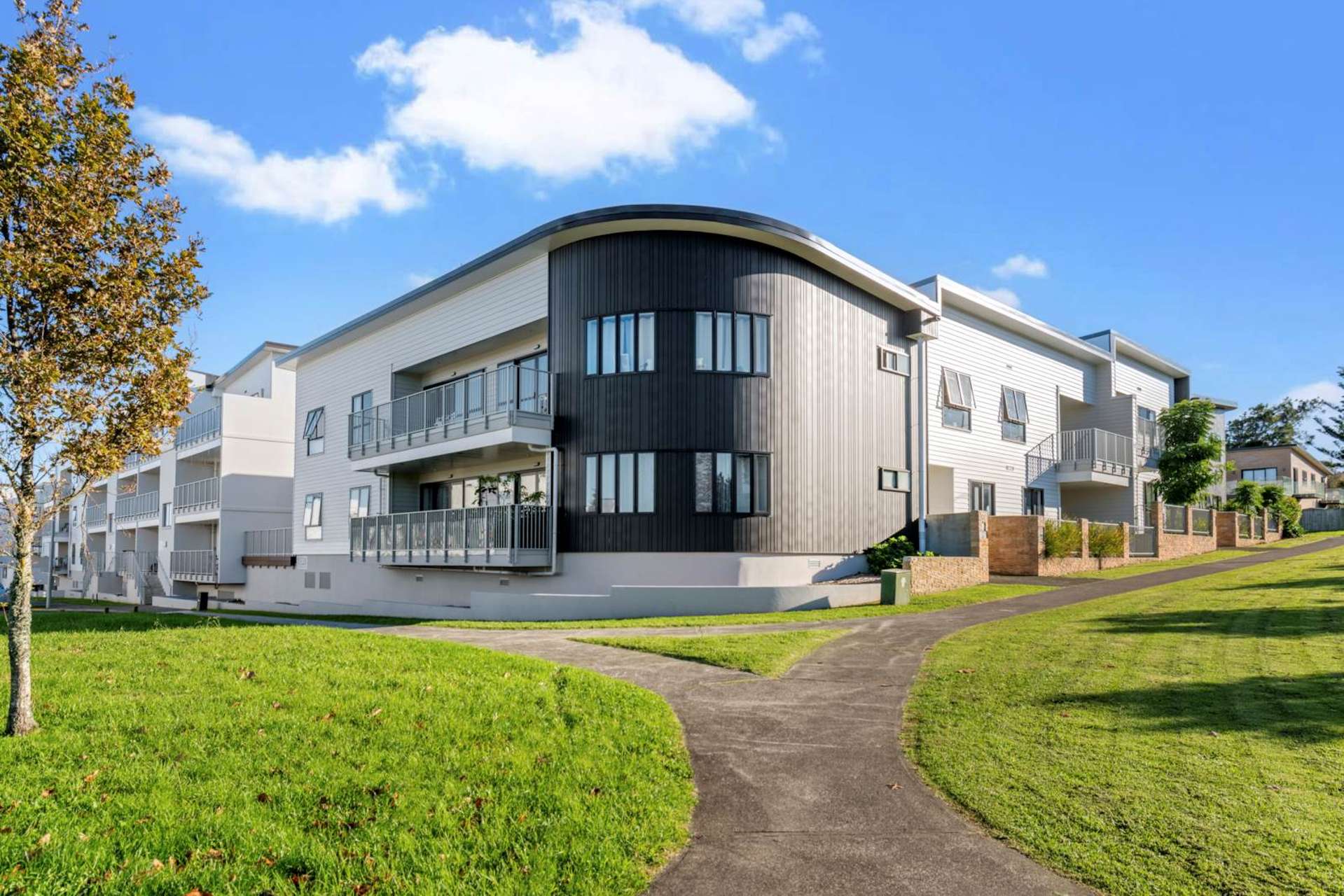 203-2 Gracechurch Drive Flat Bush_0