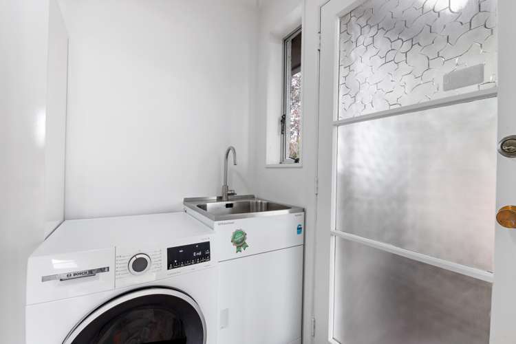 2/11 Farnborough Street Aranui_9