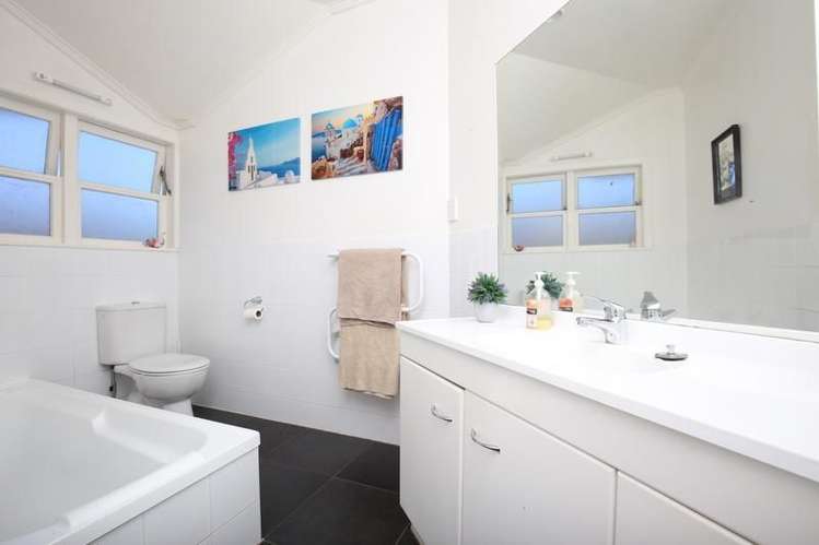 44 Kitenui Avenue Mount Albert_11