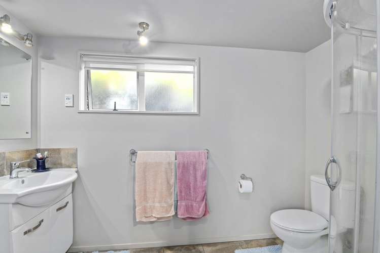 66 Washbourn Drive Richmond_19