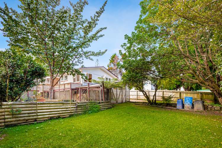 57 Rimutaka Place Titirangi_18