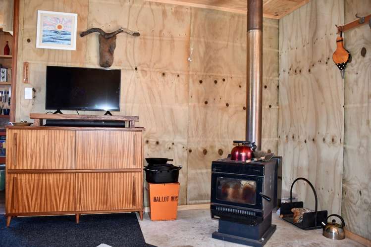 7 Hunter Street Karamea_10