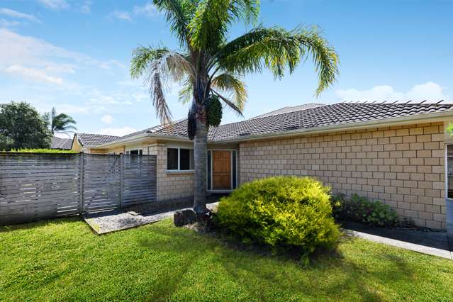 8 Riverglade Parkway Te Atatu South_1