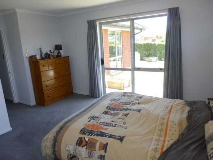 4 Glen Arrife Place Wigram_8