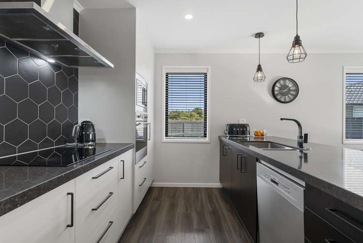 10 Korimako Place Coastlands_10