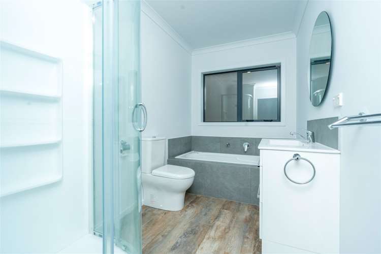 2 Moreland Avenue Pukete_10