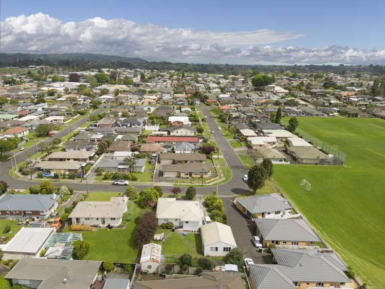 32 Pemberton Crescent Greerton_4