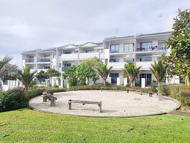 2-Bedroom Apartment in the Heart of Pinehill âÃâ¬Ã" Rangitoto College Zone