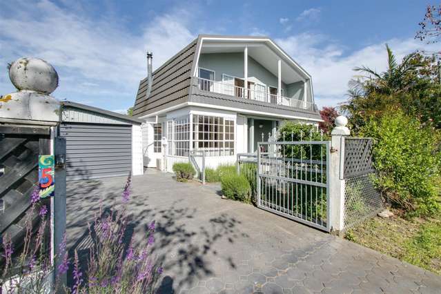 5 Gow Avenue Haumoana_1