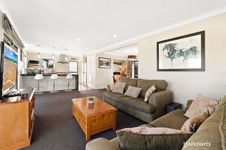 19 Stella Drive Clarks Beach_5