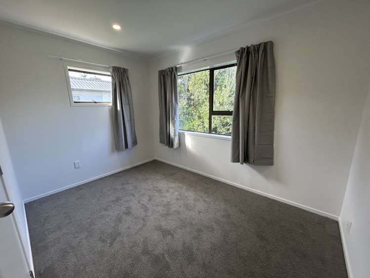 9 Orinda Close Botany Downs_8