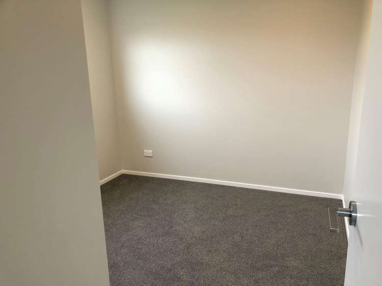 2/8 McPherson Place Fairfield_6