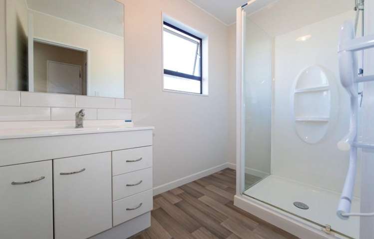 2/408 Mclean Street 10482_7