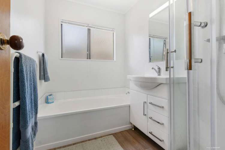 2/2 Riverview Road New Lynn_6