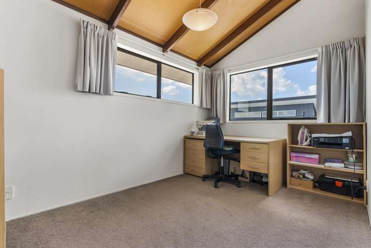 16 Omana Esplanade Maraetai_26