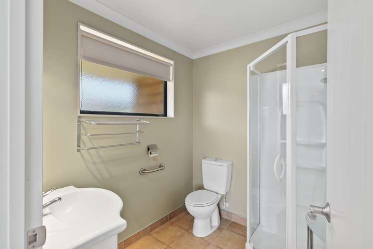 13 Covent Drive Stoke_12