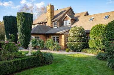 282 Woodside Road_4