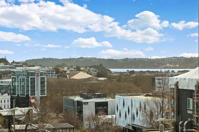 Huge Price Reduction! Great Buying with 2 carparks