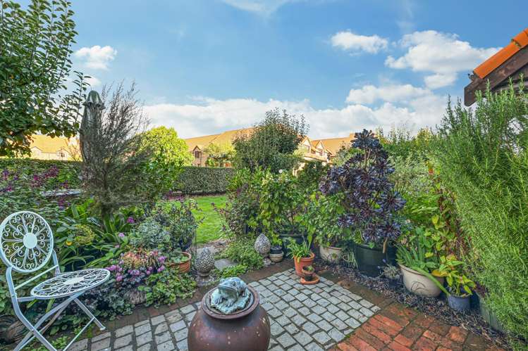 4/6 Quiet Woman Way Monaco_18