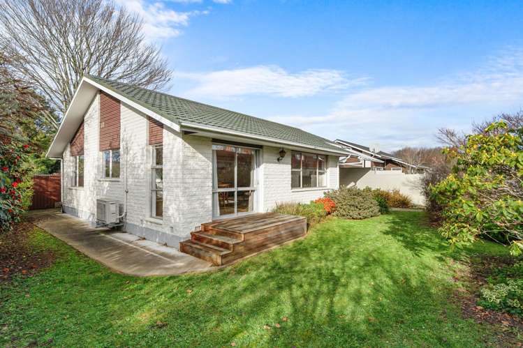 2/18 Powell Crescent_0