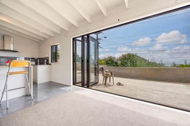 517 Whangaparoa Road_1