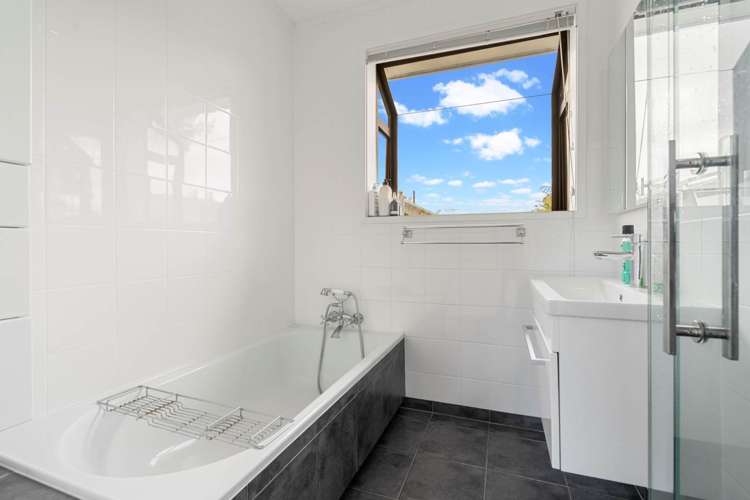 9 Grassmere Road Henderson Valley_12