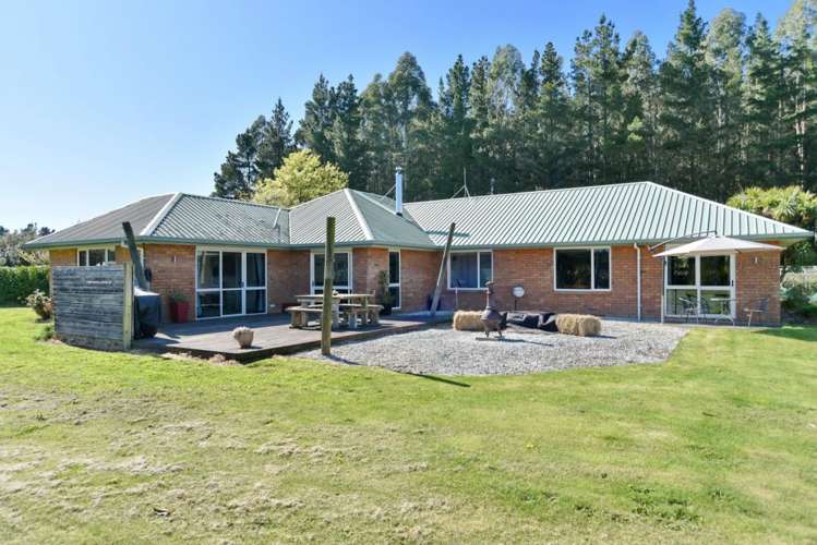 606 Pesters Road West Eyreton_31