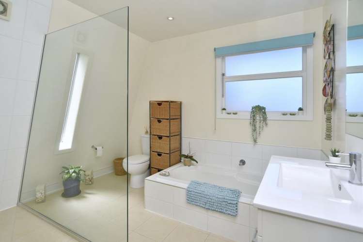 106 Dunns Avenue The Pines Beach_11