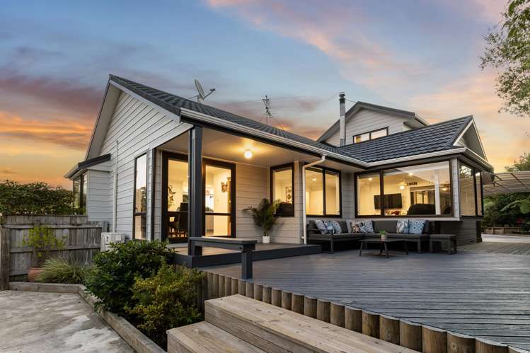 15 King Charles Drive_0