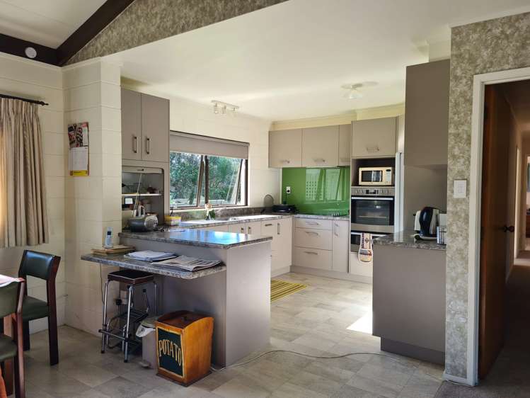 629 Mountain Road Maungaturoto_12