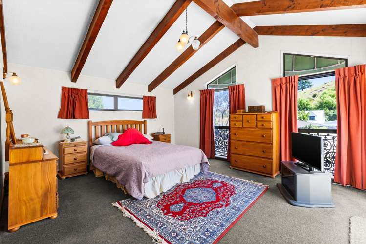 35 Ngarimu Crescent Taradale_14