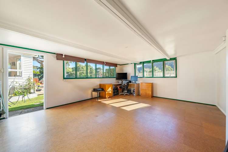 7 Moehau Grove Trentham_13