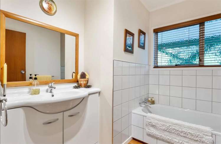 15 Easton Park Parade Glenfield_5