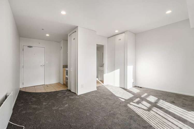 4D/10 Crown Lynn Place New Lynn_9