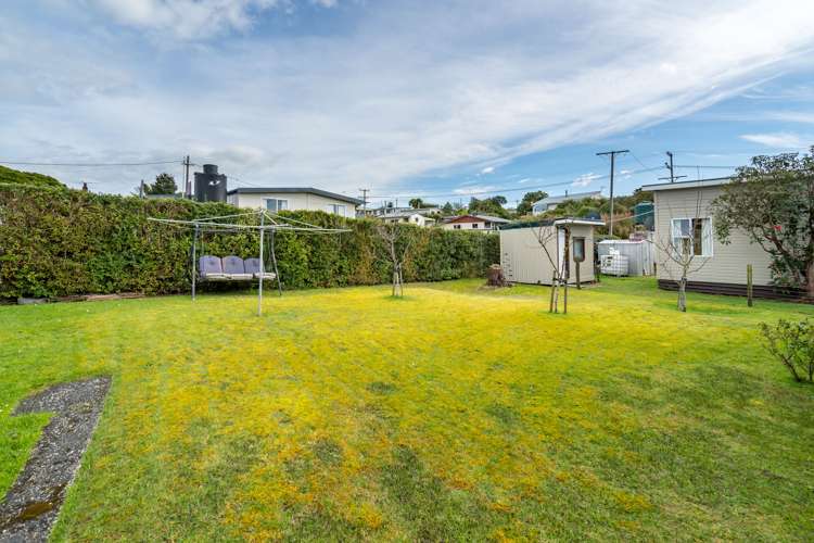 8 Miro Street Kaka Point_22