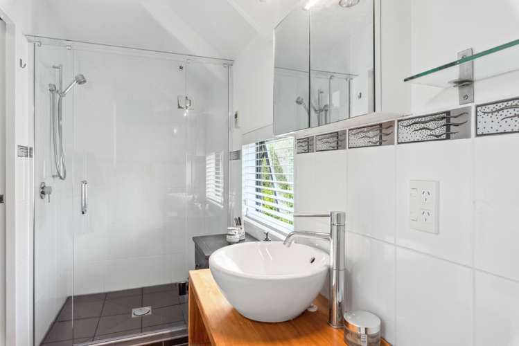 2 Fiesta Grove Raumati Beach_23