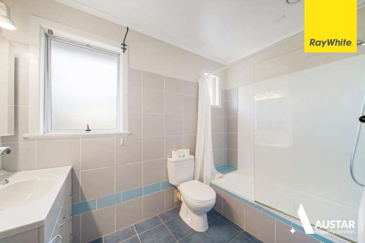 42 Derwent Crescent Titirangi_7