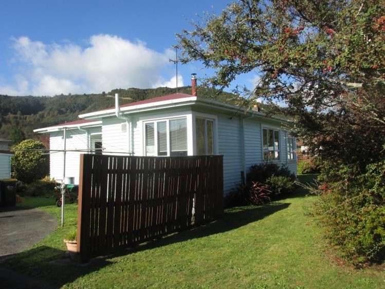 69 Main Street Reefton_15