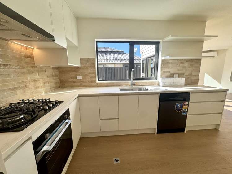 8a Gorrie Ave 1662_3