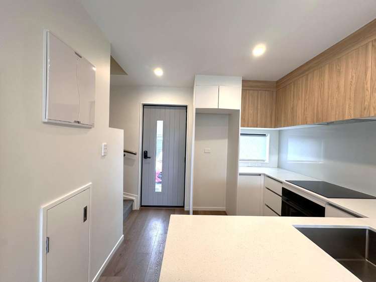 321 Glengarry Road Glen Eden_8