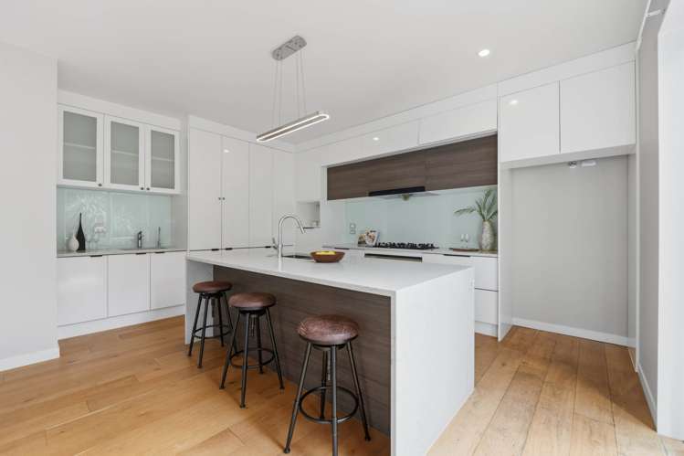 104 Admirals Court Drive Greenhithe_32